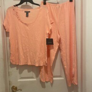 NWT LIZ CLAIBORNE Size M PEACH CAPRI PAJAMA with EMBROIDERY
